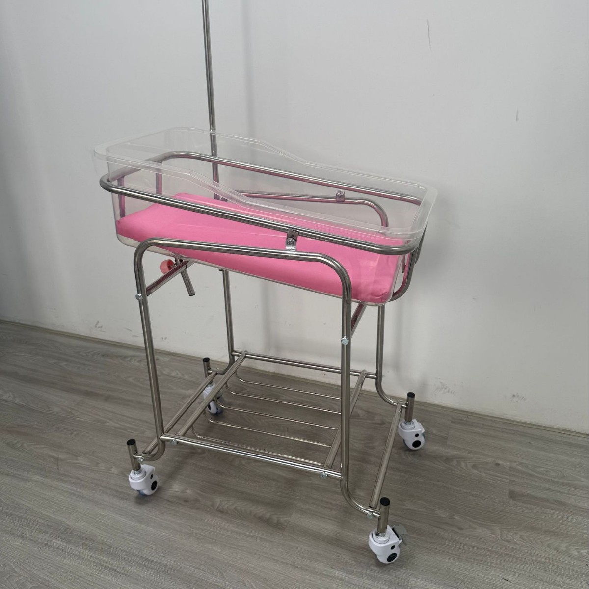 Paslanmaz Çelik Bebek Beşiği A - Baby Nursery Trolley incelemesi ve fiyatı
