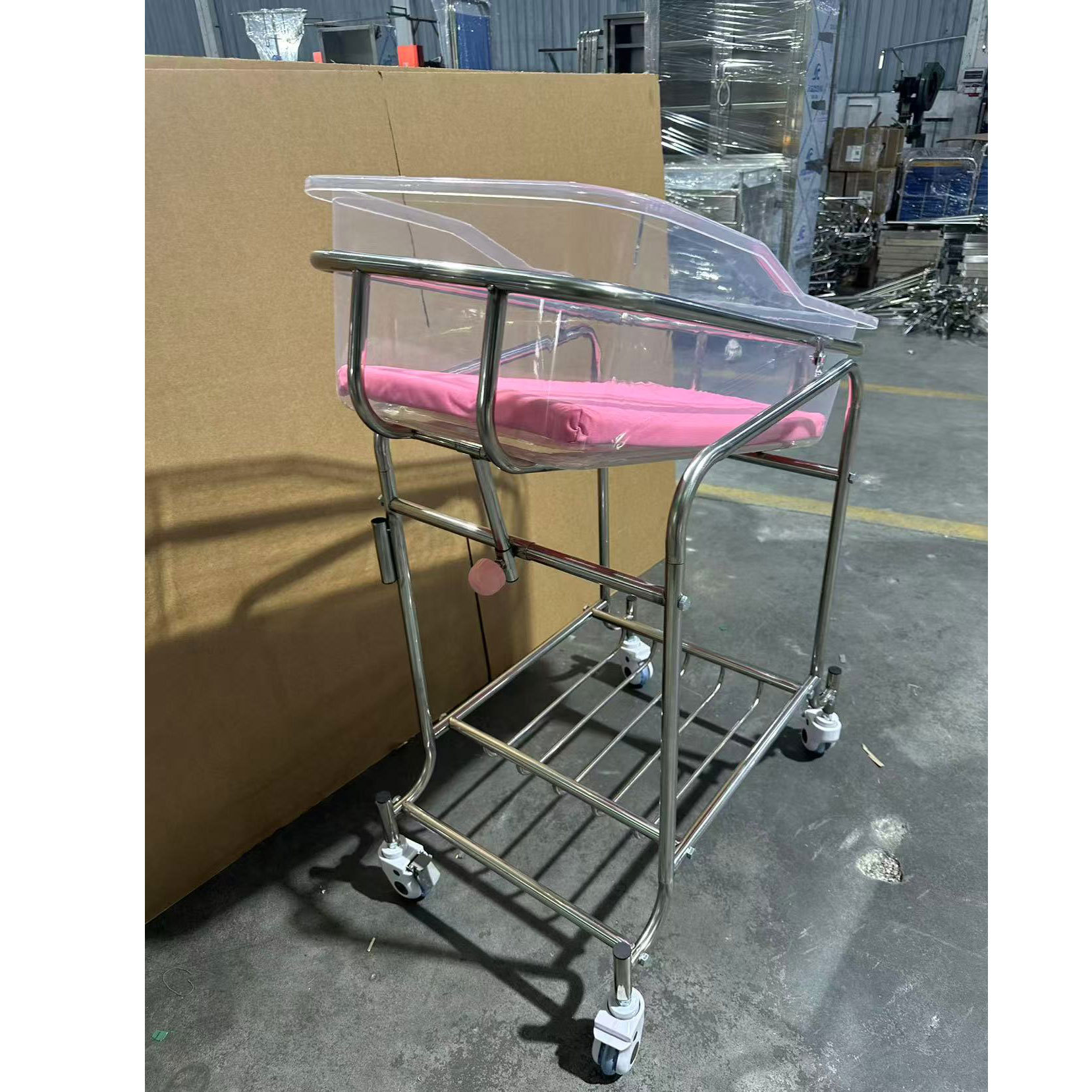 Paslanmaz Çelik Bebek Beşiği A - Baby Nursery Trolley incelemesi ve fiyatı
